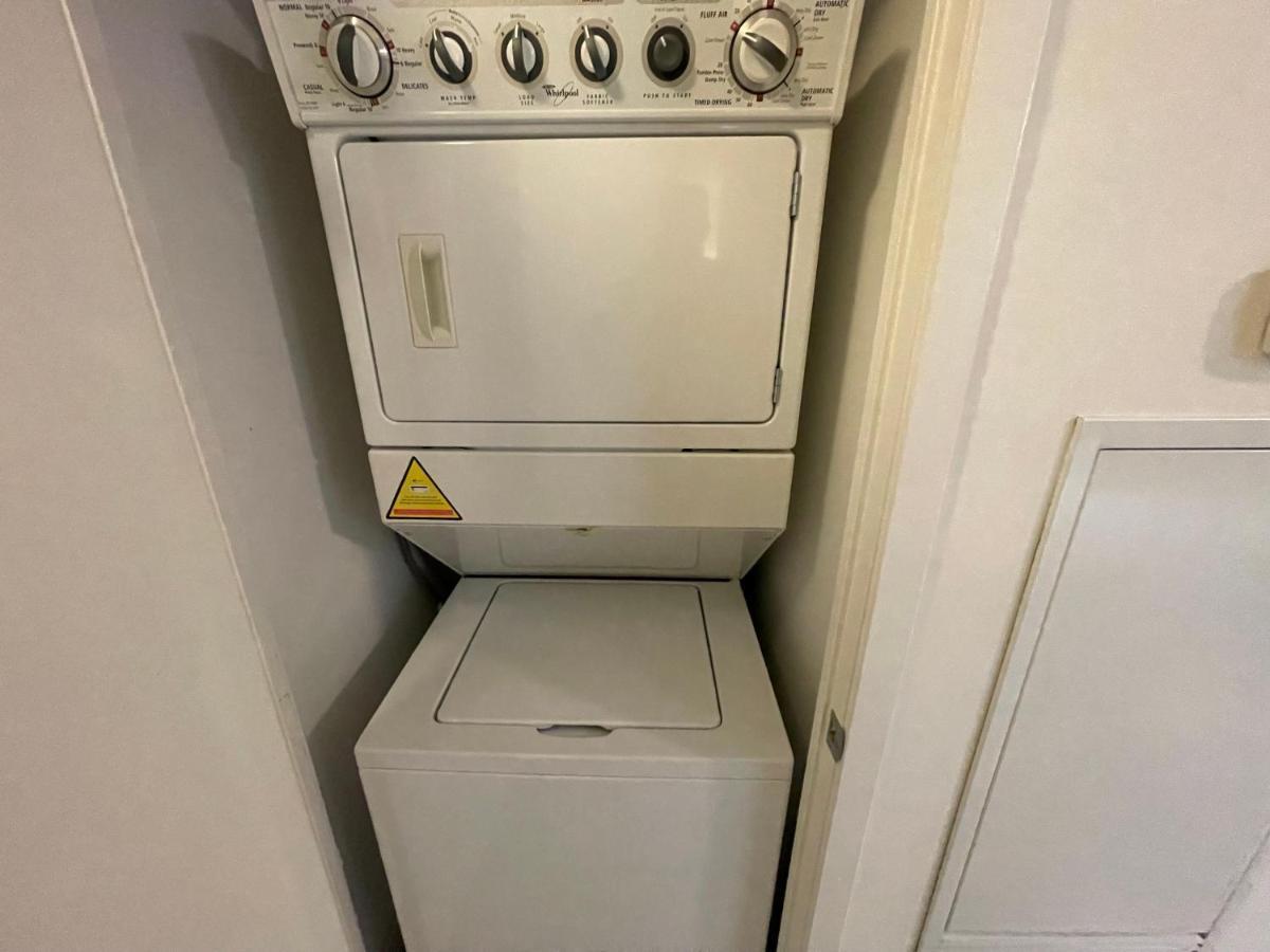 Cozy Open Concept 2Br 2Bath W/Parking -Jays/Cn Apartamento Toronto Exterior foto