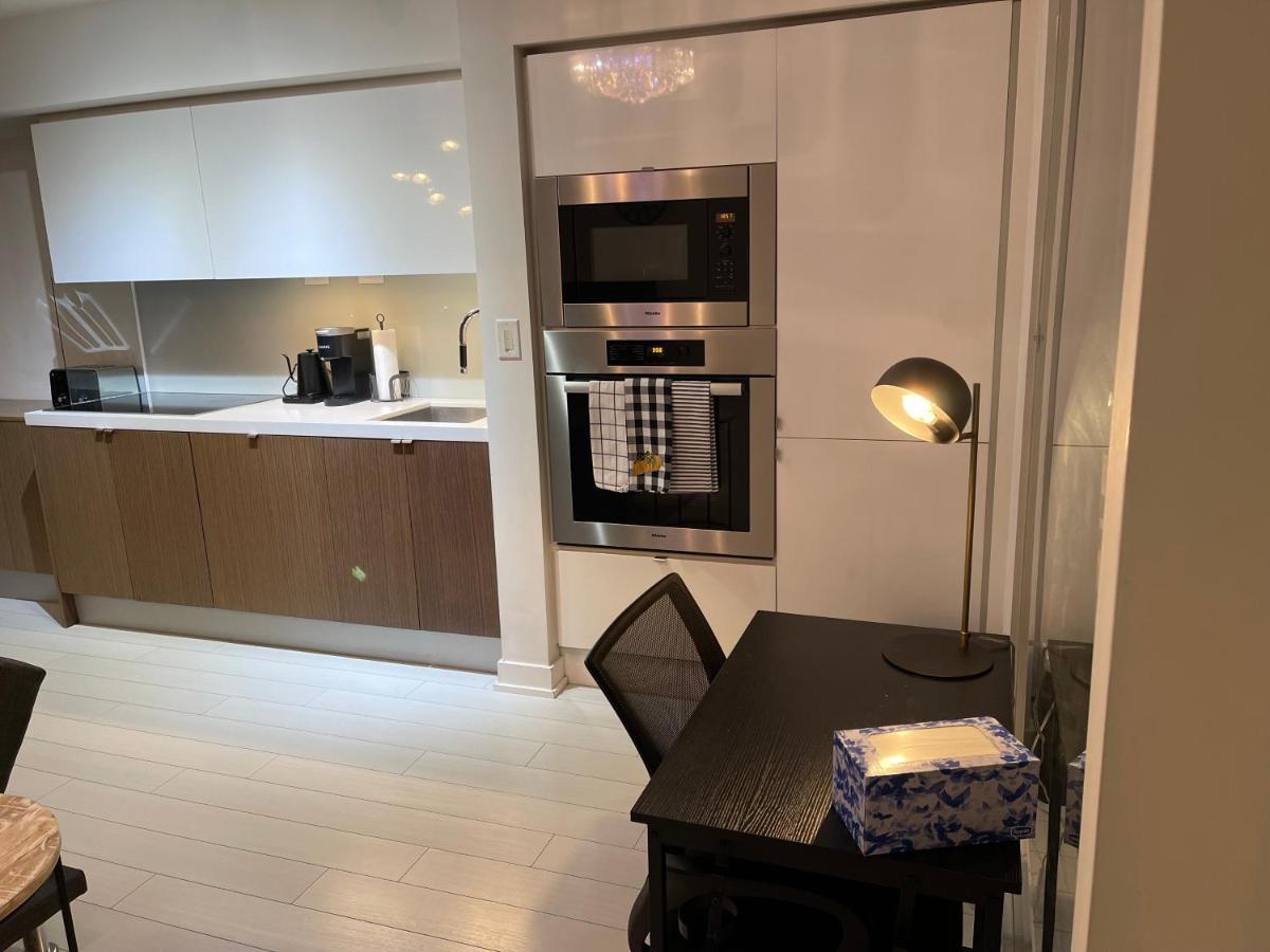 Cozy Open Concept 2Br 2Bath W/Parking -Jays/Cn Apartamento Toronto Exterior foto