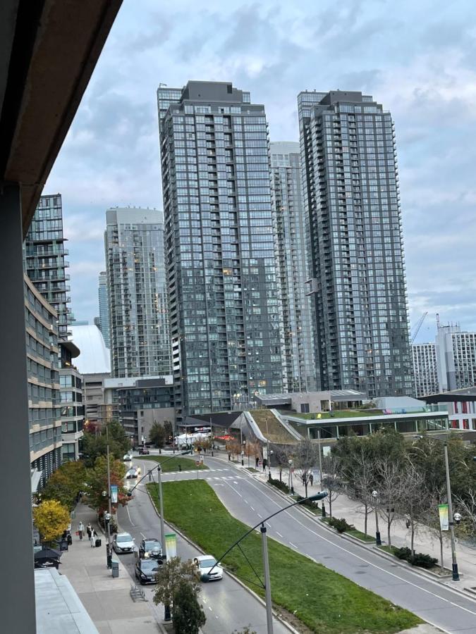 Cozy Open Concept 2Br 2Bath W/Parking -Jays/Cn Apartamento Toronto Exterior foto